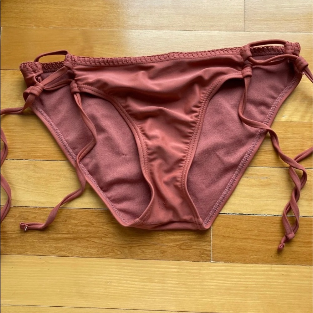 Bikini Set - Picture 4 of 6